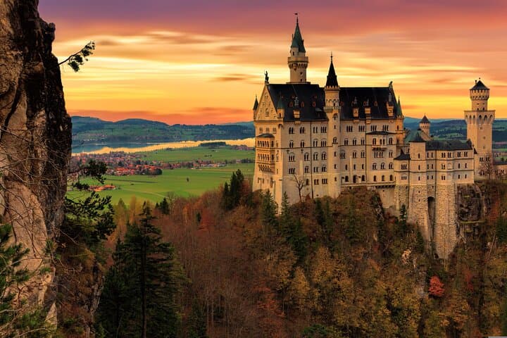 Private Day Trip from Munich to Neuschwanstein and Linderhof — From Munich in a Day photo 2