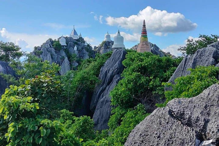 Wat Chalermphrakiat Lampang: Hilltop Temple Hike & 360° Mountain Vistas photo 4