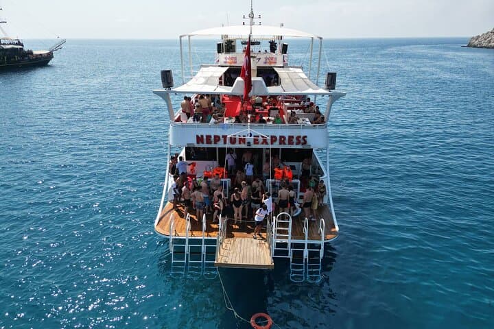 Alanya Full-Day Boat Trip with Lunch & Unlimited Soft Drinks photo 2