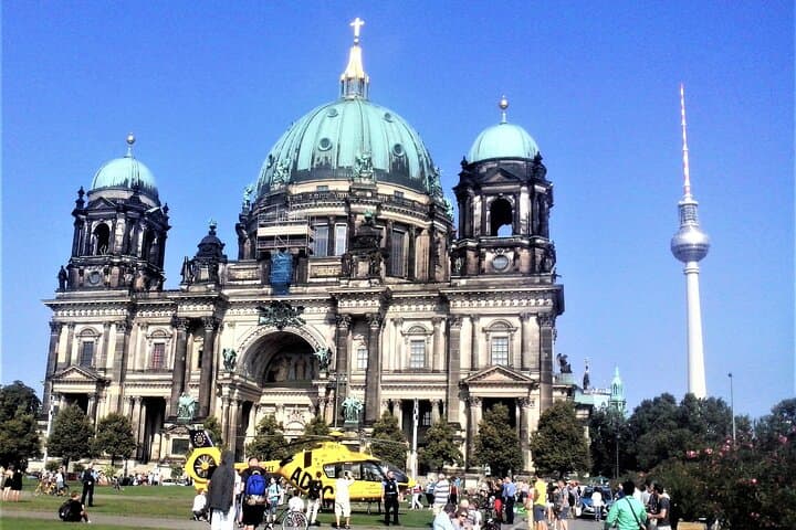 Private Walking Tour of Berlin Highlights — 4-Hour Guided Sightseeing in Mitte photo 4