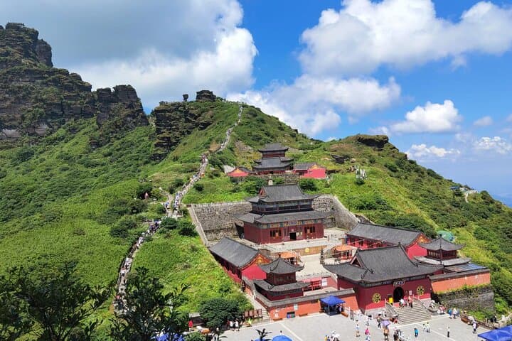 Fenghuang & Fanjingshan in 48 Hours: A Self-Guided Mountain and Ancient-Town Escape photo 5