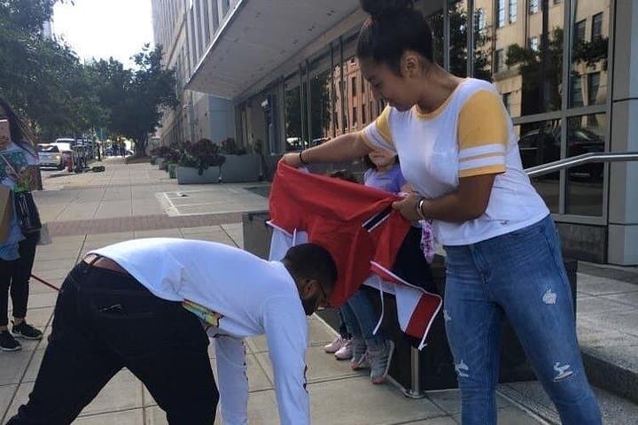 Aurora Zombie Scavenger Hunt: Survive the City in a 60-Minute Urban Game photo 4