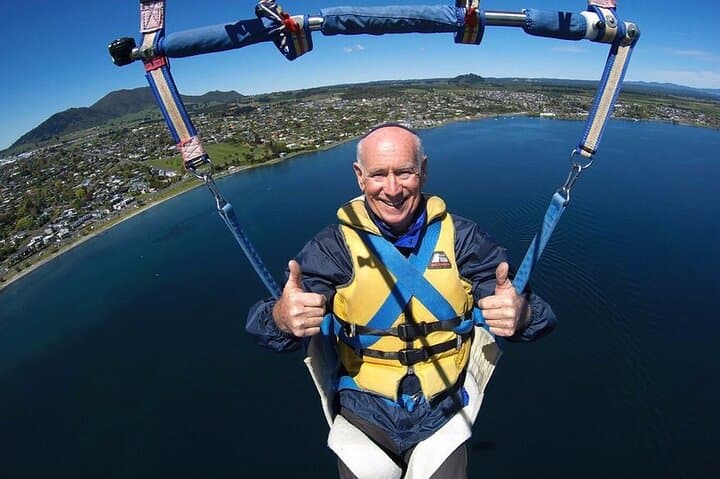 Parasailing Over Lake Taupo — 12‑Minute Flights to 1,000 ft photo 3