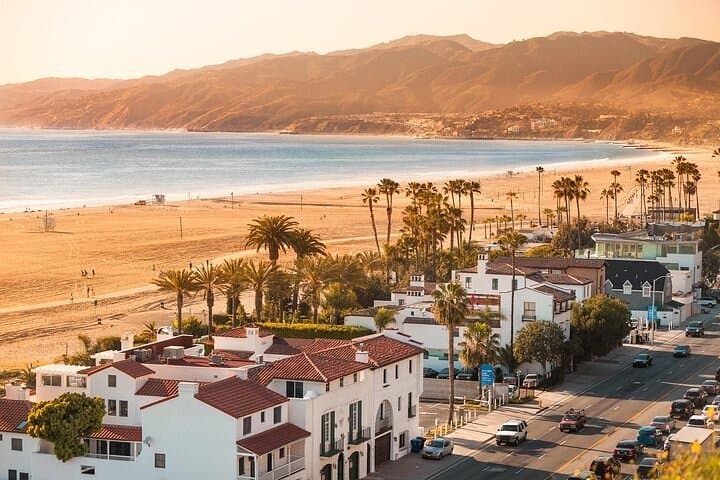 LA in a Limo: Private 6-Hour City & Shopping Tour from Hollywood to Malibu photo 6