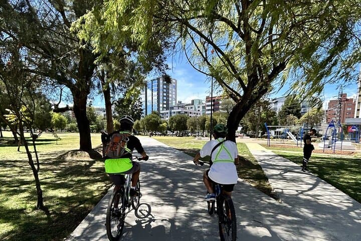Ride Quito: Evolution Bike Tour to the Middle of the World photo 3