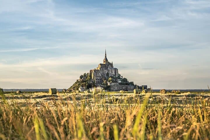 CDG Private Transfer: Mont-Saint-Michel VIP Day Trip with Louvre Photoshoot photo 5