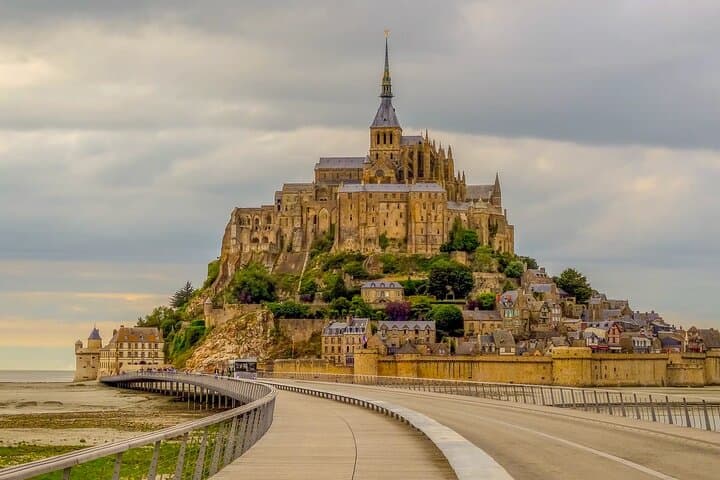 CDG Private Transfer: Mont-Saint-Michel VIP Day Trip with Louvre Photoshoot photo 6