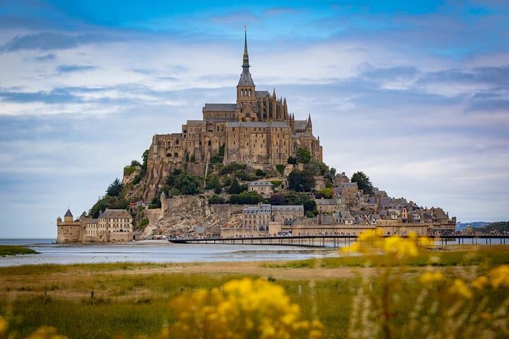 Private D-Day Omaha Beach & Mont‑Saint‑Michel Day Trip from CDG with Champagne
