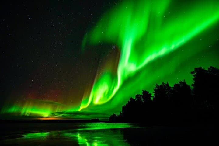 Guaranteed Northern Lights Hunt from Rovaniemi — Lapland Aurora Minivan Experience photo 4