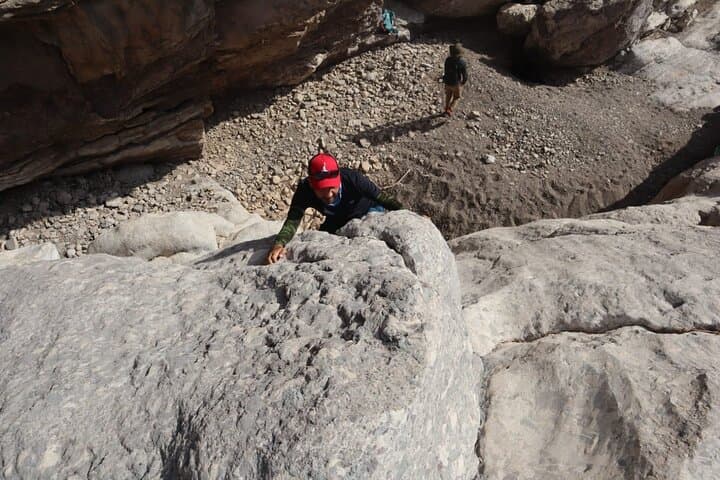 Rainbow Valley Half-Day Hike: Wadi Ghub’s Colorful Rock Formations in Fujairah photo 3