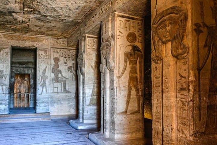 Private Half-Day Dendera Temple Tour from Luxor — Hathor, Zodiac Ceiling & Quiet Exploration photo 4
