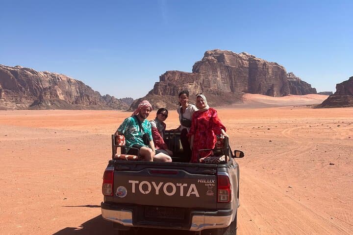 Wadi Rum Full-Day Jeep Tour: Bedouin Meals, Rock Bridges & Stargazing photo 3