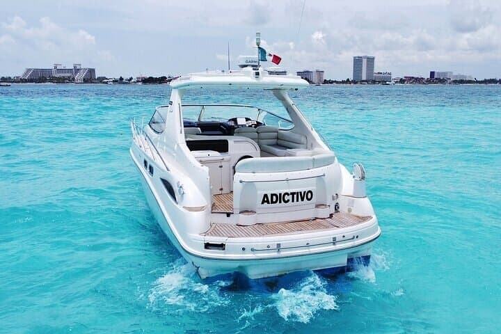 Private Yacht Charter in Cancun: 6-Hour Addictivo Cruise to Isla Mujeres photo 2