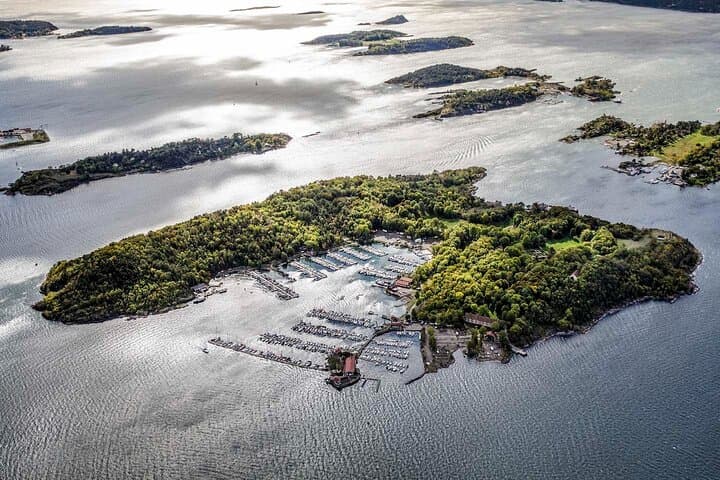 Oslo Fjord Private Boat Exploration: Guided Island-Hopping, Oscarsborg & Coastal Photography photo 2