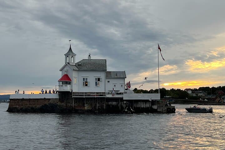 Oslo Fjord Private Boat Exploration: Guided Island-Hopping, Oscarsborg & Coastal Photography photo 5