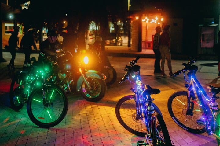 Twilight Neon Glow E-Bike Tour in Oranjestad — Sunset E-Bike Experience photo 3