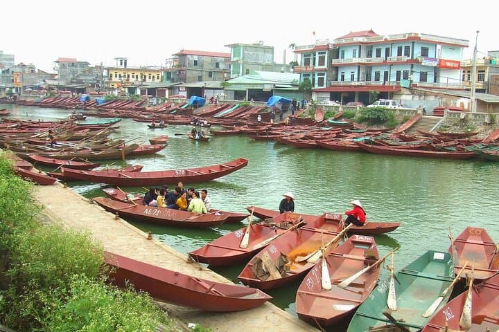 Perfume Pagoda Day Trip from Hanoi — Boat to Huong Tich Cave & Thien Tru Pagoda photo 2