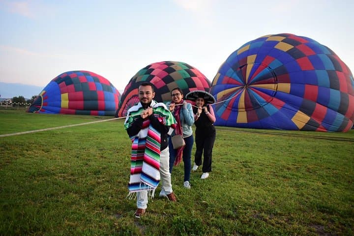 Sunrise Hot Air Balloon Over Teotihuacán with Transport & Breakfast photo 4