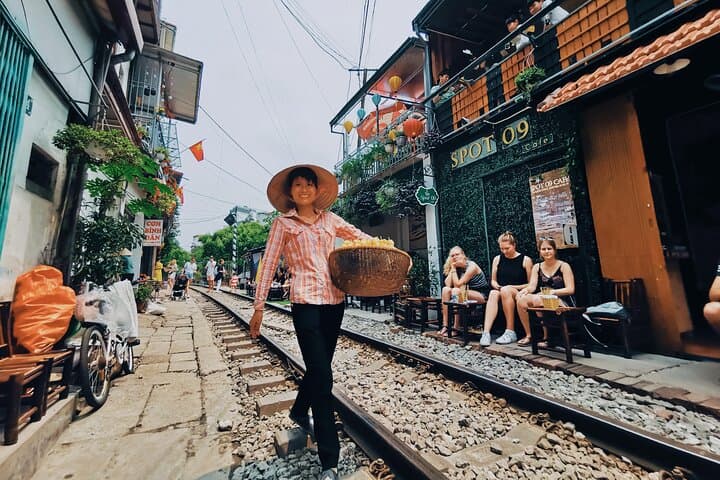 Hanoi Old Quarter Half-Day Private Walking Tour & Train Street Experience