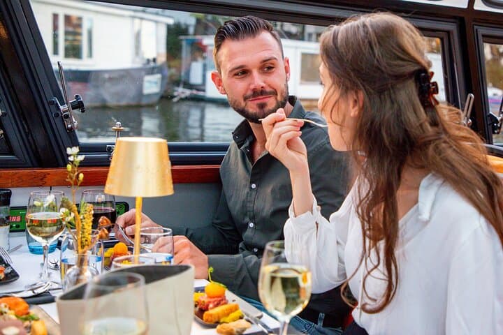 Twilight Dinner Canal Cruise in Amsterdam: 4-Course Meal with Drinks