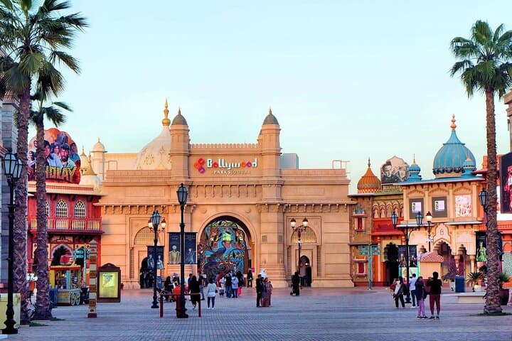 Motiongate Dubai Tickets with Private Transfer — Full-Day Theme Park Pass photo 4