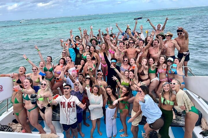 Punta Cana Private Yacht: Snorkel, Sandbar & Natural Pool Party photo 3