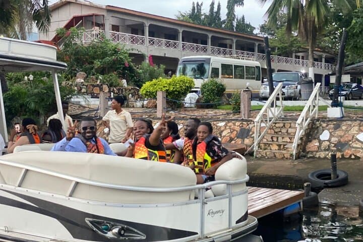 Accra Safari and Volta Lake Cruise with Cedis Beads Workshop photo 3
