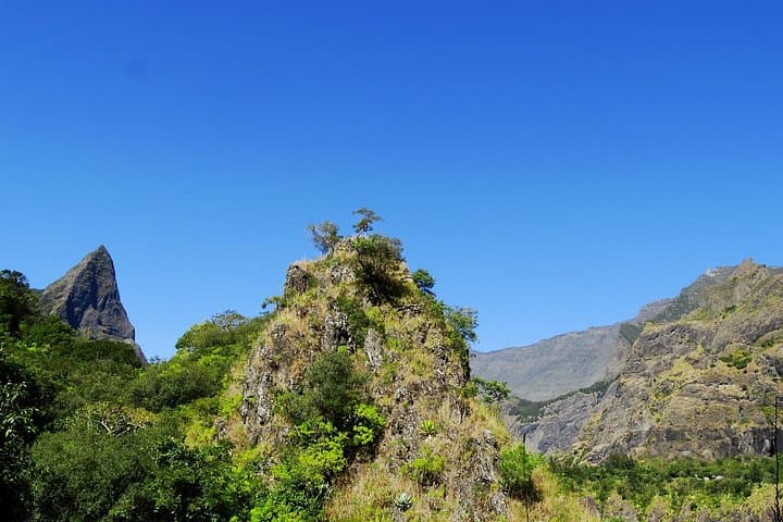 Mahafaty Hike in the Cirque de Mafate, Réunion: Creole Villages & Volcanic Ridges photo 4