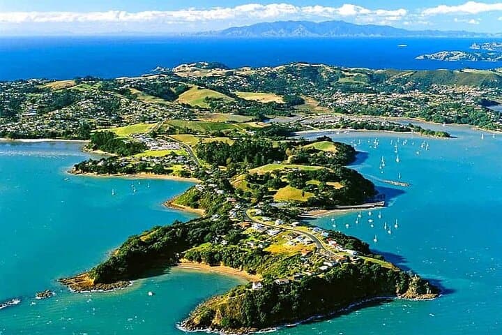 2-Day Waiheke Island Sea Kayak Tour — Paddle, Wine and Glamp the Hauraki Gulf