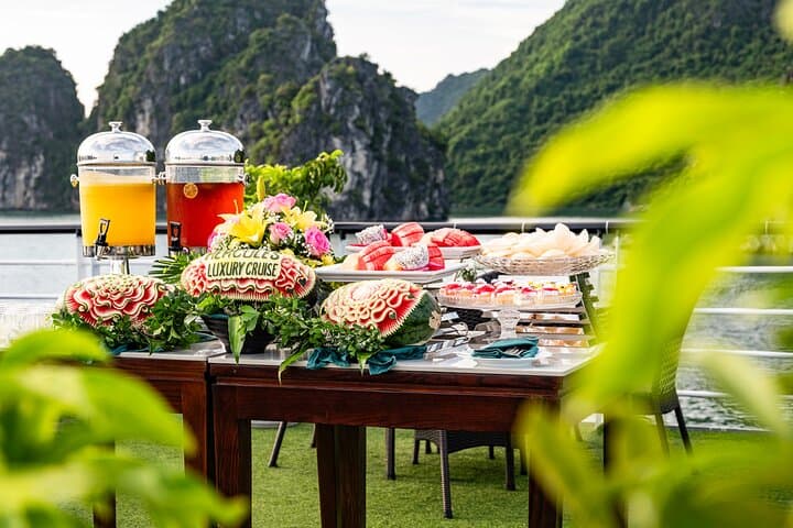 Halong Bay Day Cruise from Hanoi: Titop Island, Surprise Cave & Kayaking photo 4