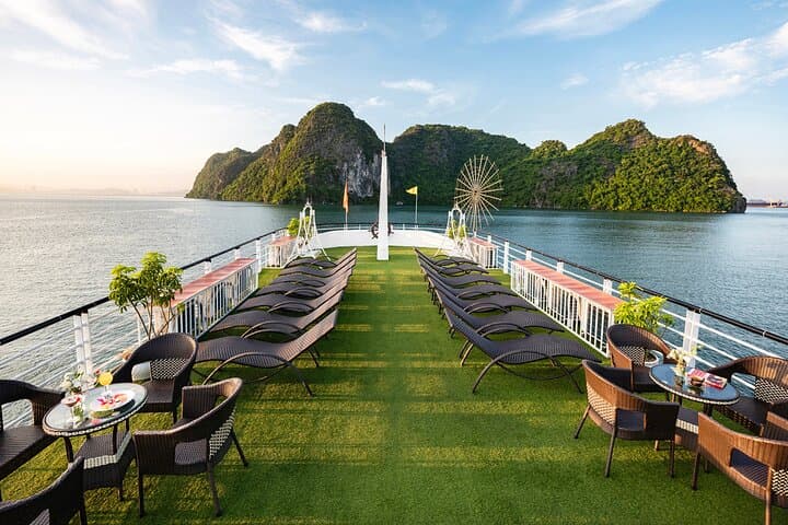 Halong Bay Luxury Day Cruise: Kayaking, Surprise Cave & Titop Island photo 3