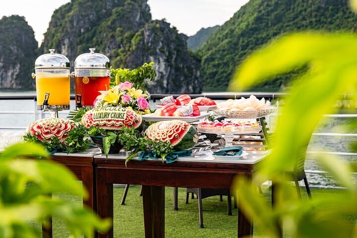 Halong Bay Luxury Day Cruise: Surprise Cave, Titop Island & Kayaking photo 4