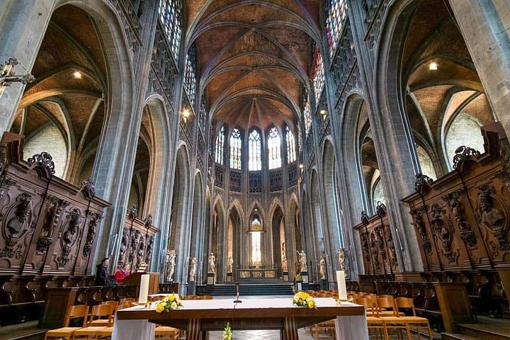 Mons Walking Tour — Beffroi Views, Eglise Saint-Nicolas & Parc du Château photo 2