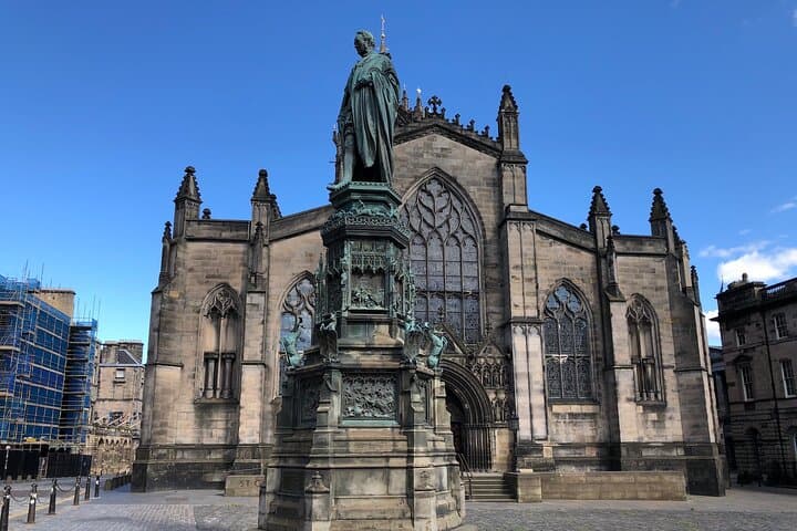 Edinburgh Highlights By Car: Old Town, Forth Bridge & Botanic Gardens photo 3