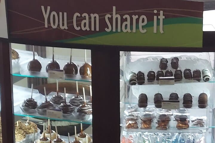 Galveston Sweets and Treats Tour: Historic Strand Walking Food Tour photo 6