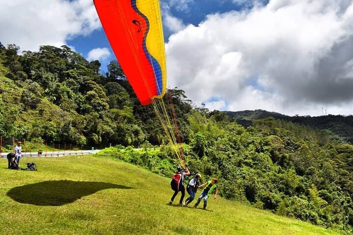 Paragliding and Waterfall Mindfulness Day Trip from Medellín to Cocorná photo 3