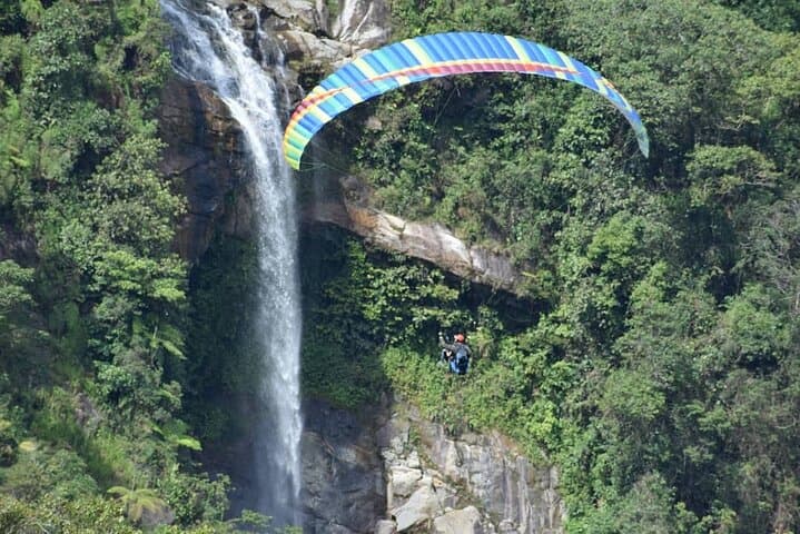 Paragliding and Waterfall Mindfulness Day Trip from Medellín to Cocorná
