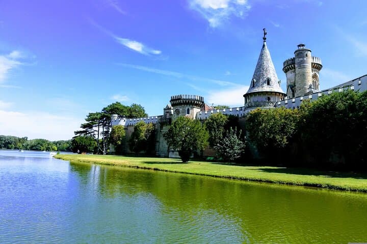 Castles & Borders: Private Day Trip from Vienna to Laxenburg, Kreuzenstein and Bratislava