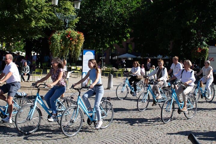 Explore Bruges by Bike with Local Guides — 2.5-Hour City Tour photo 2