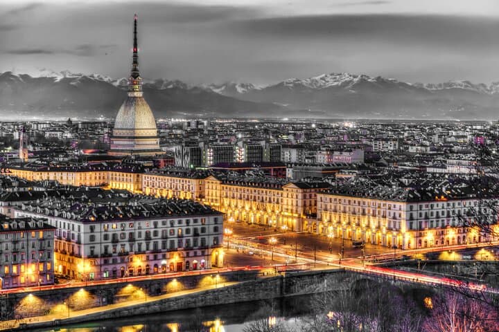 Turin Scavenger Hunt: Self-Guided Audio Walking Tour of Historic Highlights