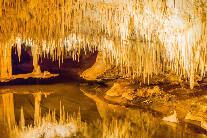 Private Lake Cave Tour from Margaret River — Guided Underground Lake Experience photo 5