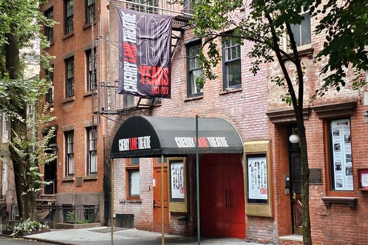 Film-Locations Walking Tour: Mrs. Maisel, Sex and the City & Friends in Greenwich Village photo 5