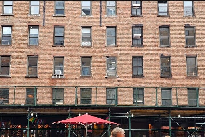 Film-Locations Walking Tour: Mrs. Maisel, Sex and the City & Friends in Greenwich Village photo 6
