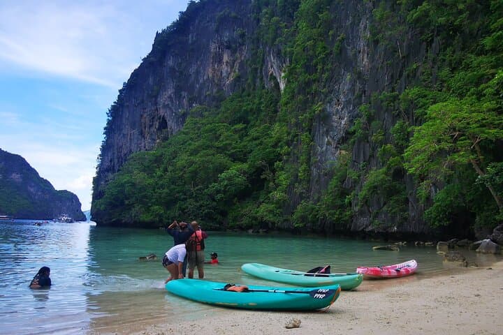 Private El Nido Tour C: Helicopter Island, Secret Beach & Cadlao Lagoon photo 6