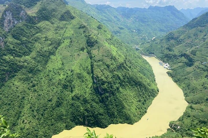 Ha Giang 3-Day Highlands Tour: Dong Van, Ma Pi Leng & Homestays photo 3