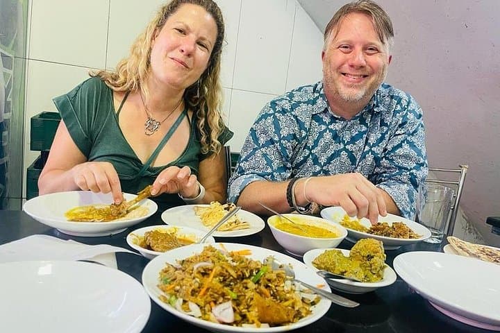 Colombo Night Food Experience: Best Street Food & Seafood Tour photo 1