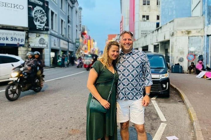 Colombo Night Food Experience: Best Street Food & Seafood Tour photo 4