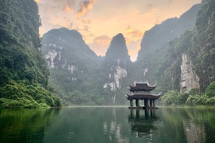 Hoa Lu, Tam Coc & Mua Cave Full-Day Tour from Hanoi