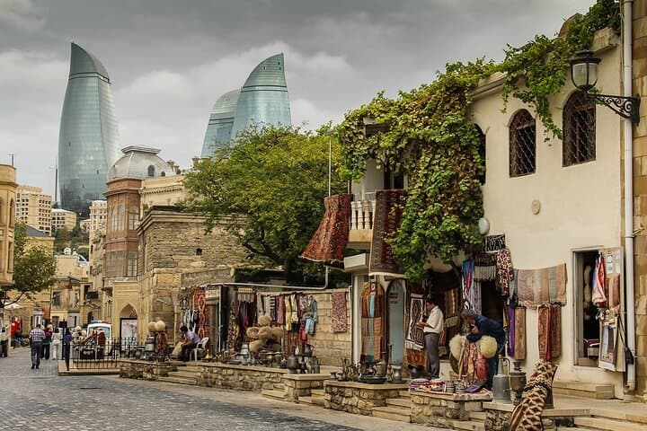 5-Day Private Azerbaijan Tour: Baku, Gobustan, Yanardag & Gabala Adventure