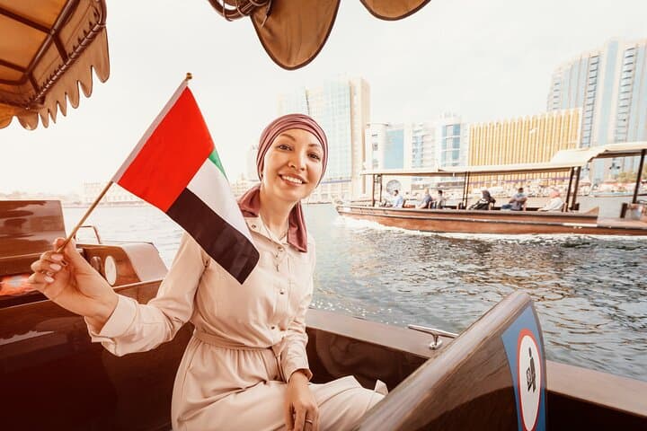 Dubai Marina Jack Sparrow Floating Restaurant Cruise — Dinner & Live Entertainment